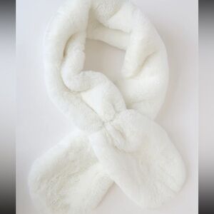 Lulu's Soft White Faux Fur Wrap